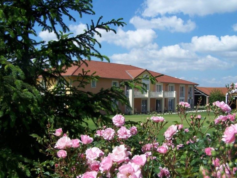 BEST WESTERN HÔTEL GOLF D&rsquo;ALBON