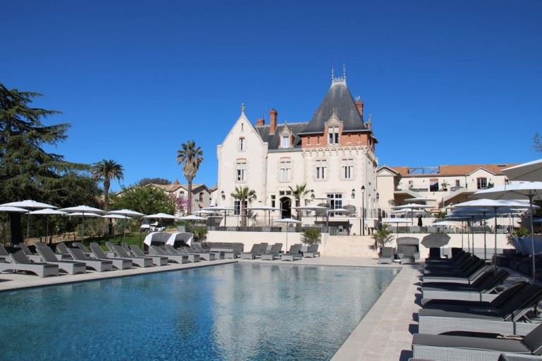 Château Saint-Pierre de Serjac