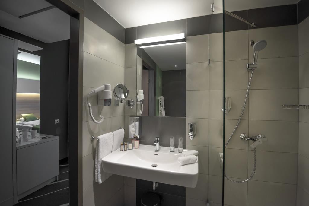 Best Western Plus Lakeside