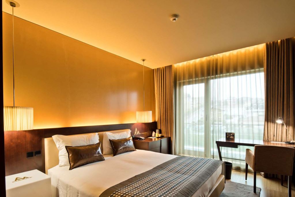 Golden Tulip São João da Madeira