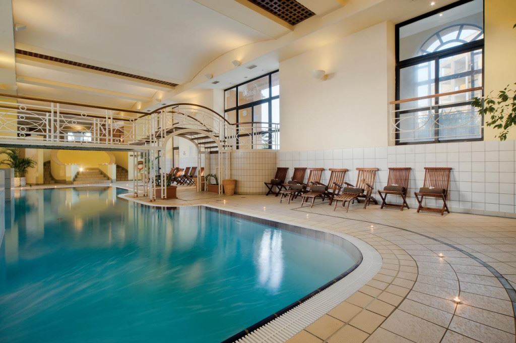 Marina Hotel Corinthia Beach Resort