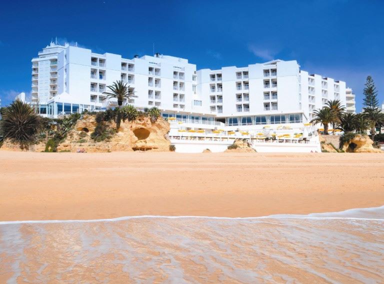 Holiday Inn Algarve – Armacao de P...