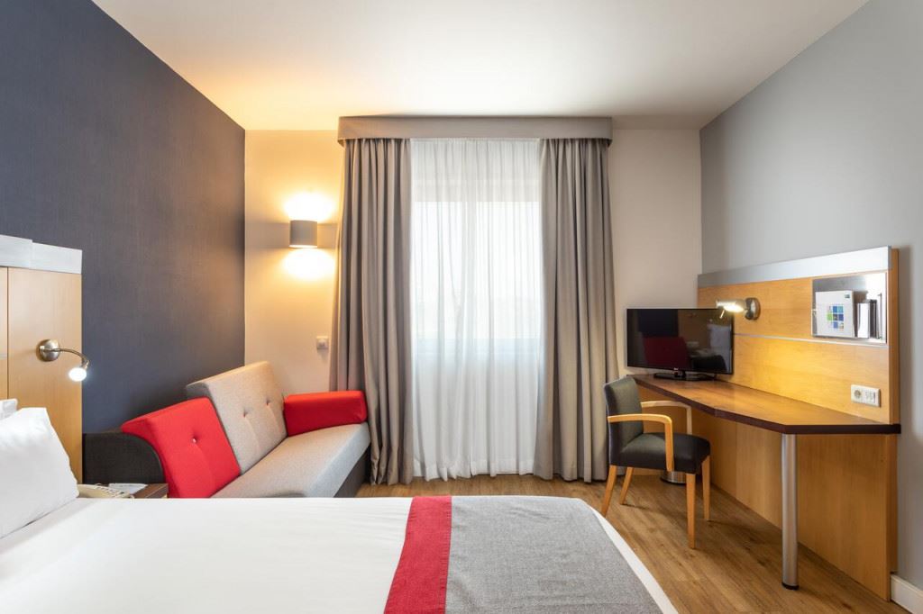 Holiday Inn Express Lisbon Oeiras