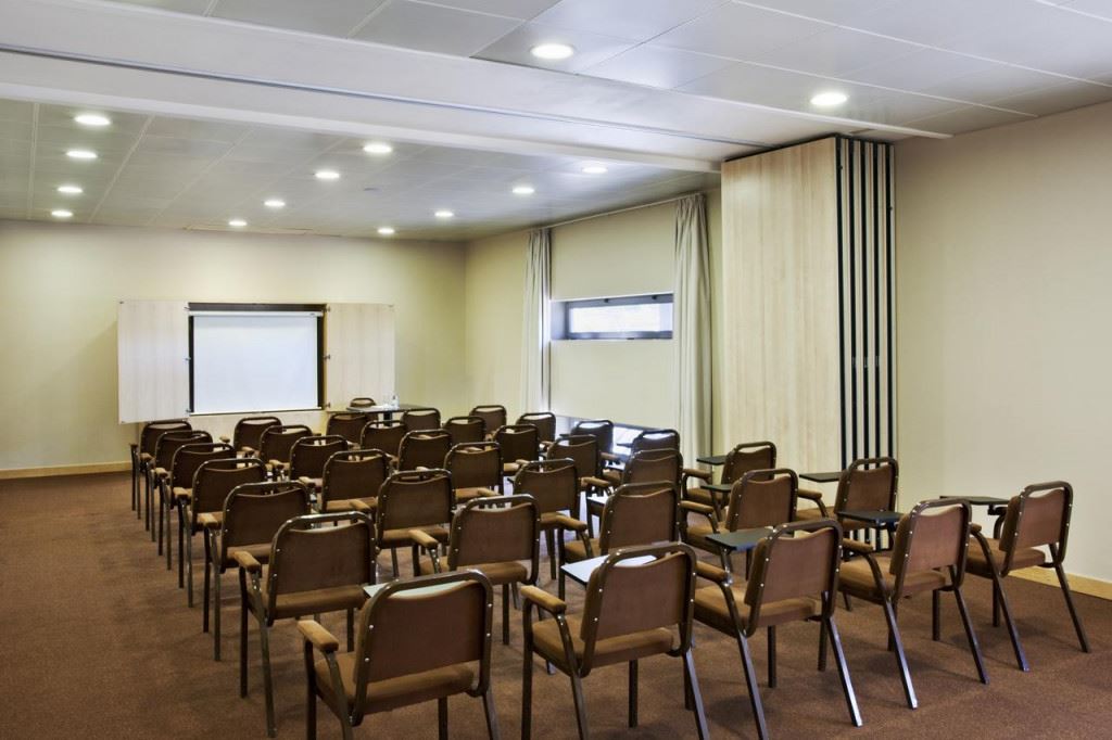 Holiday Inn Express Lisbon Oeiras