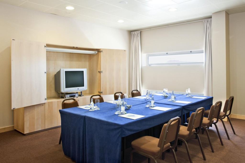 Holiday Inn Express Lisbon Oeiras