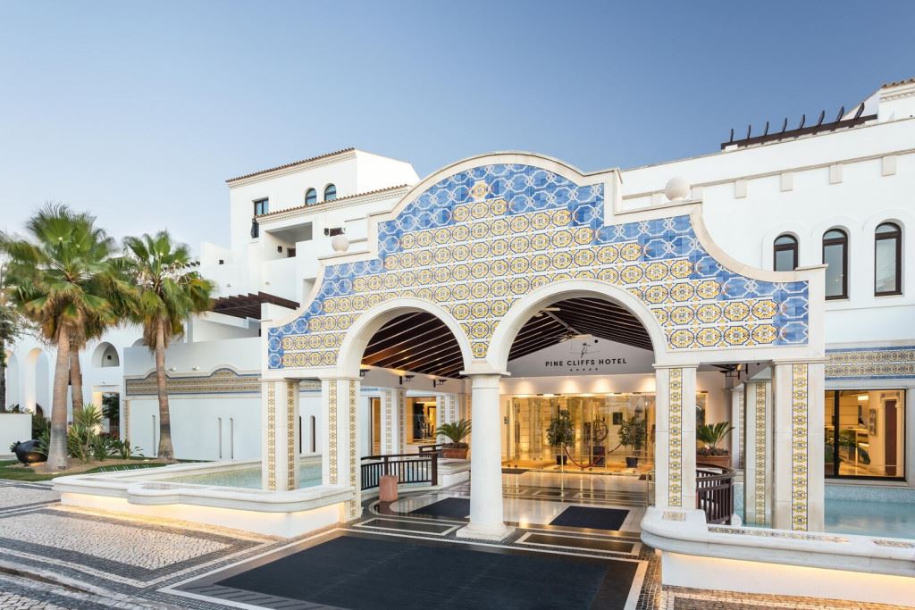 Pine Cliffs Hotel
