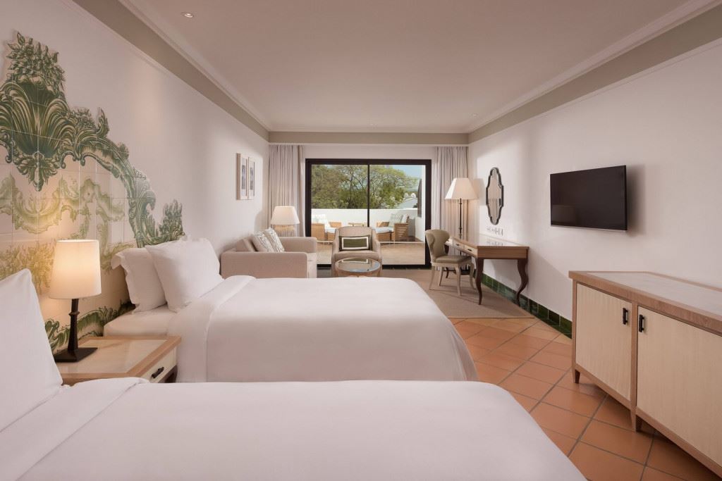 Pine Cliffs Hotel