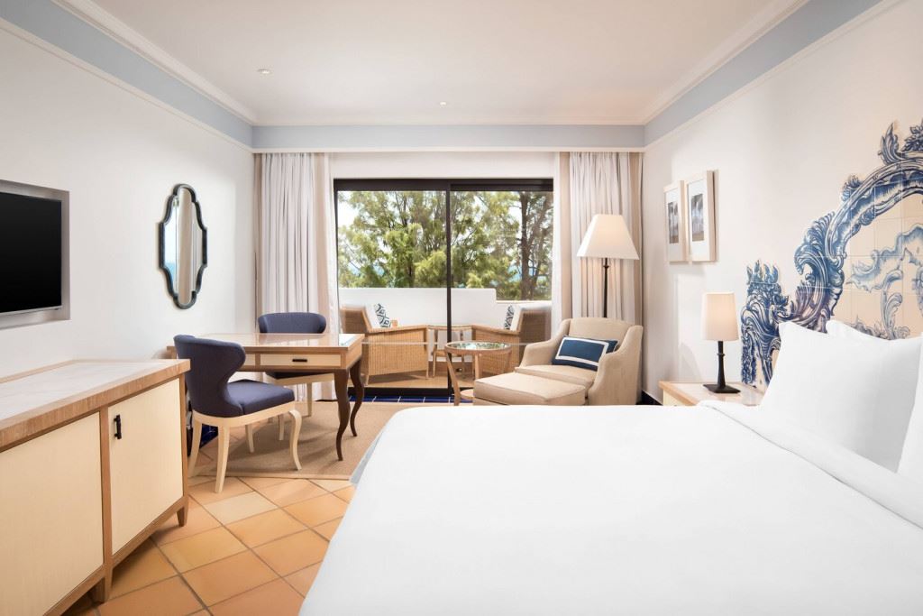 Pine Cliffs Hotel