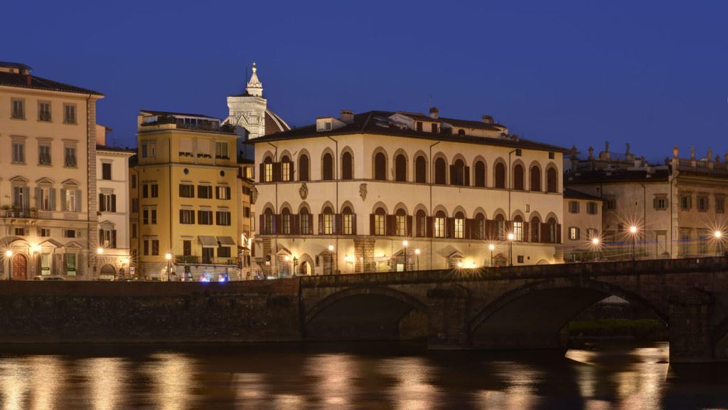 Leone Blu Suites