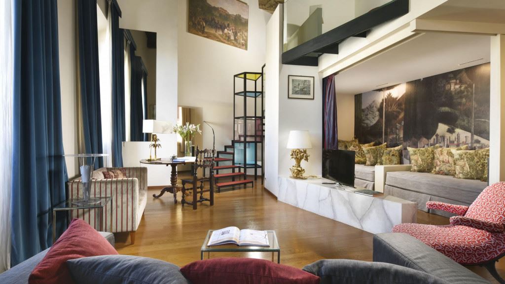 Leone Blu Suites