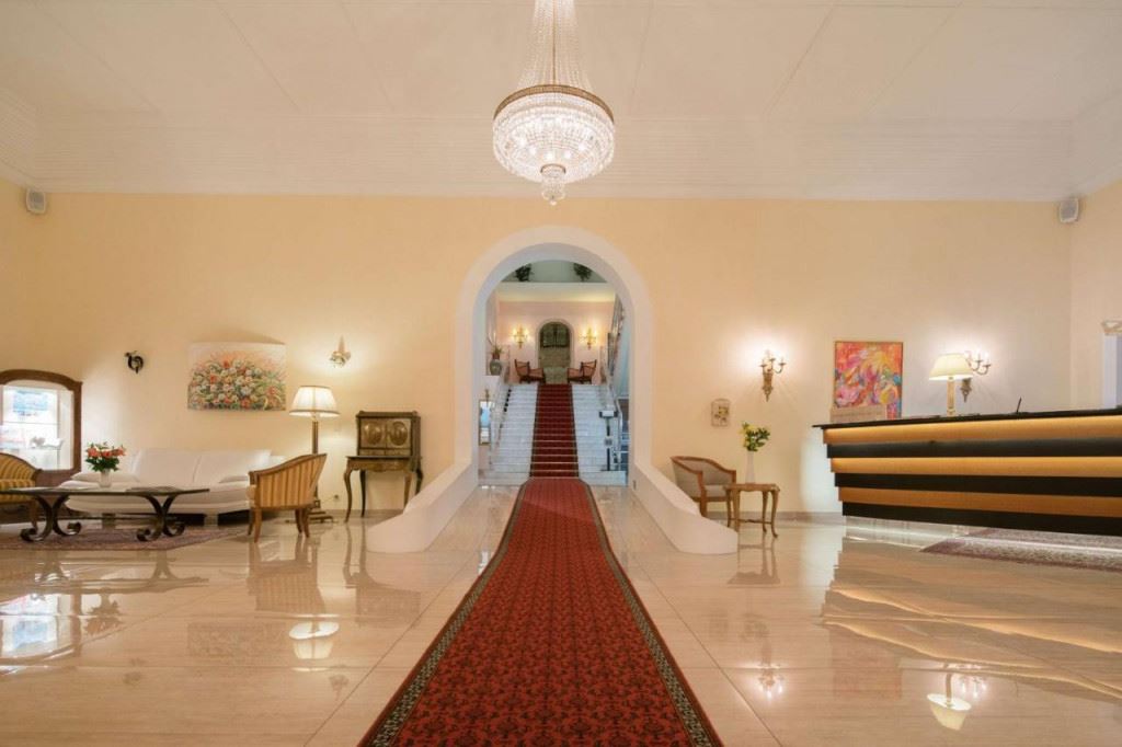 Best Western Hôtel Bellevue au Lac