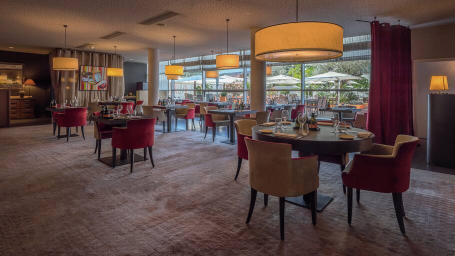 Hilton Geneva Hotel & Conference Centre