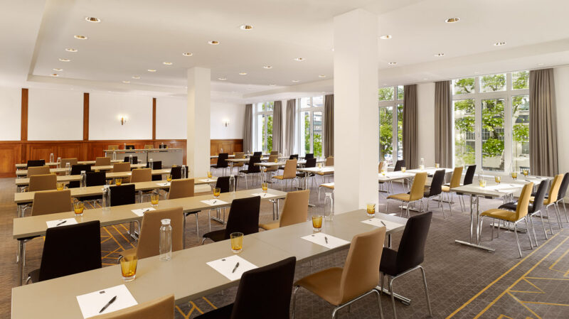 Reichshof Hamburg, Curio Collection by Hilton
