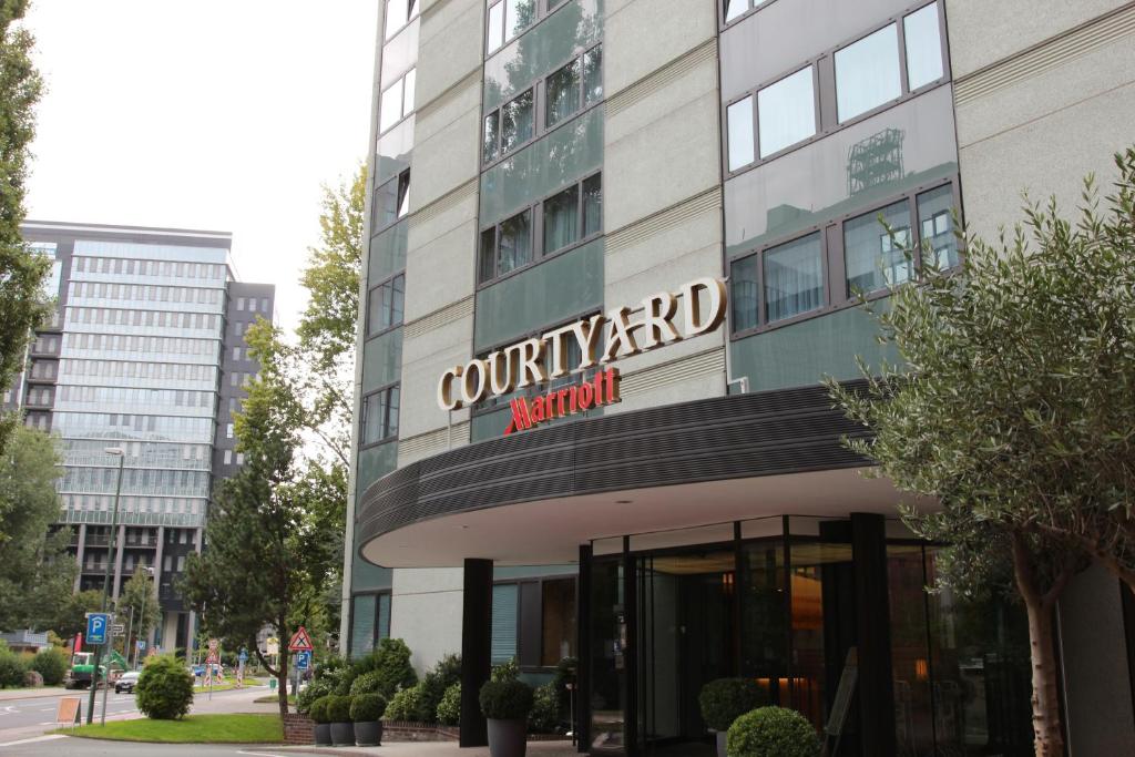 Courtyard Düsseldorf Seestern