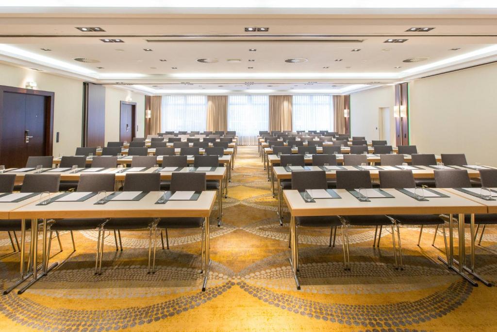 Courtyard Düsseldorf Seestern