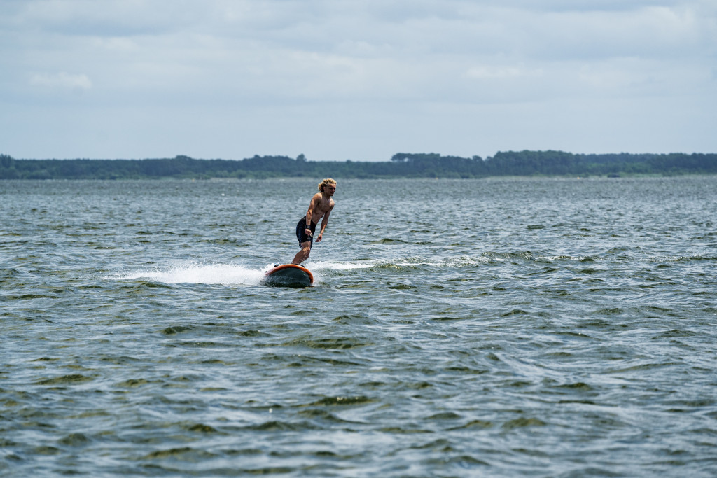 Bisca Glisse Expérience de Surf Électrique sur lac