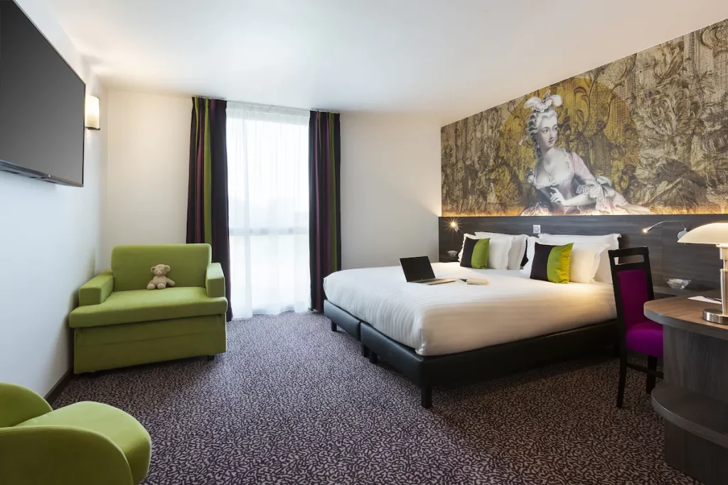 Hôtel Roi Soleil Prestige Plaisir