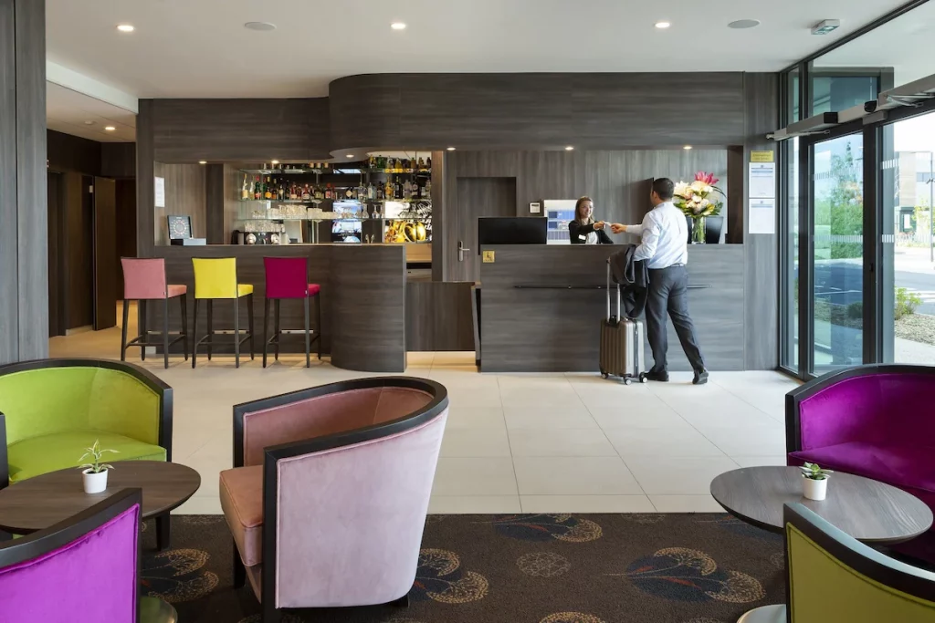 Hôtel Roi Soleil Prestige Plaisir