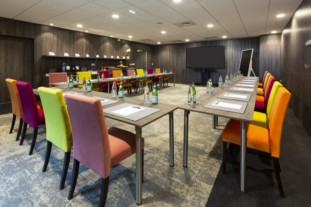 Hôtel Roi Soleil Prestige Plaisir