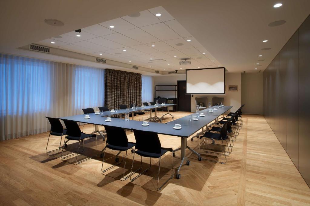 Iceland Parliament Hotel, Curio Collection by Hilton