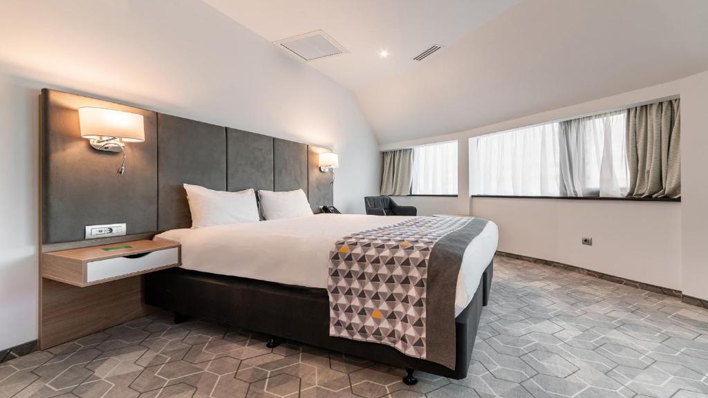 Holiday Inn Bucarest – Times