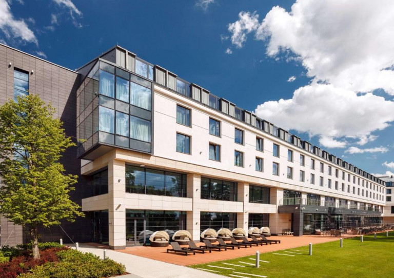 DoubleTree by Hilton Hotel & Confer...