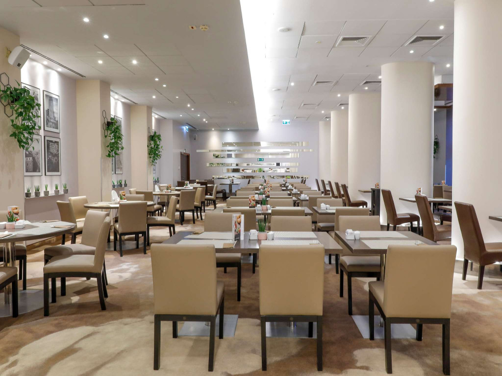 Mercure Warszawa Grand