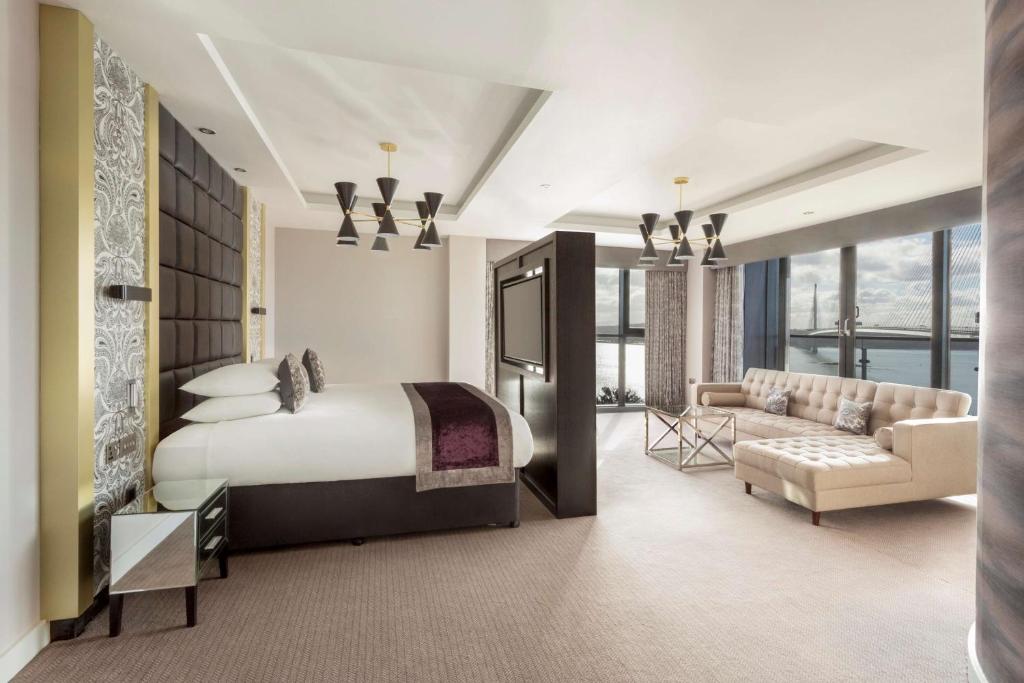 DoubleTree by Hilton Edinburgh – Queensferry Crossing