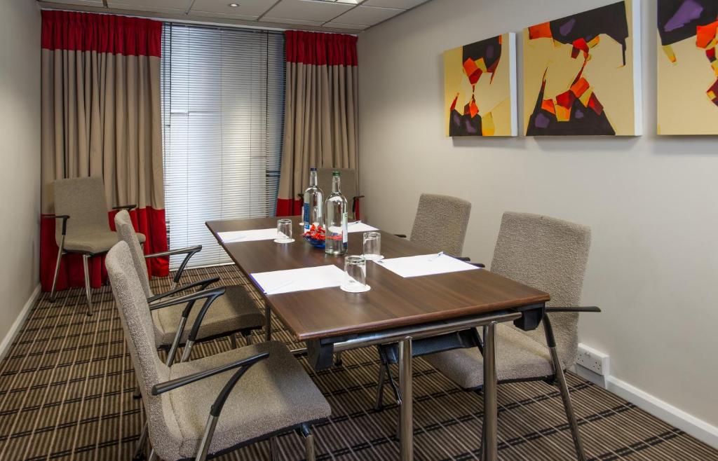 Holiday Inn Express Londres Aéroport Luton