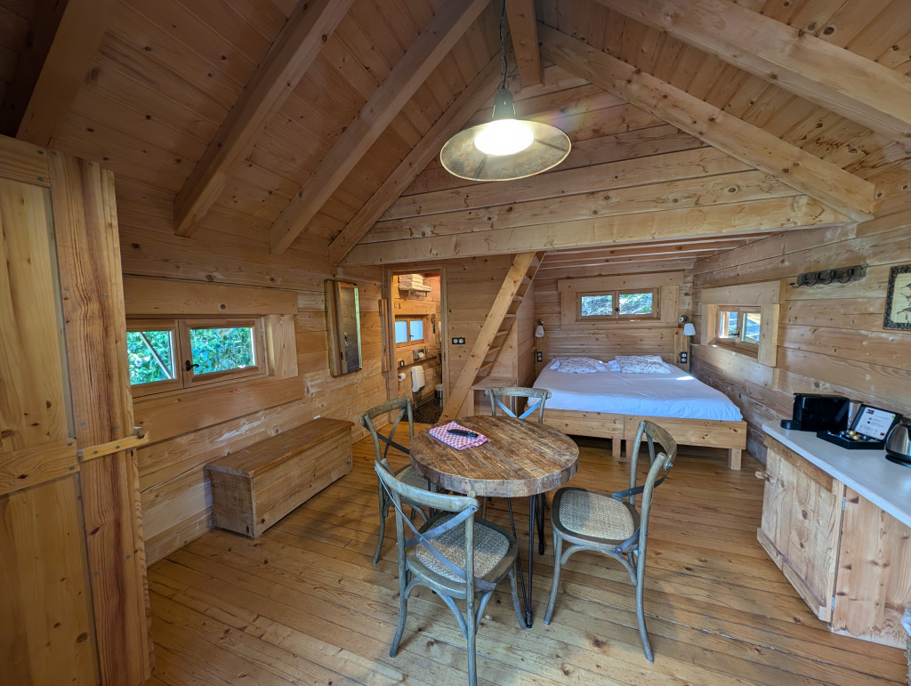 Les Cabanes dans les Bois