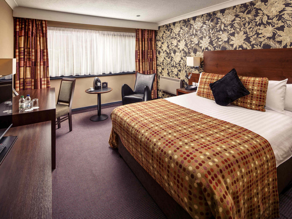 Mercure Livingston