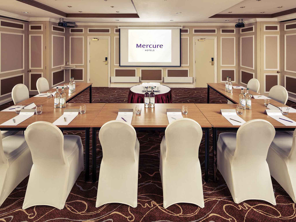 Mercure Livingston