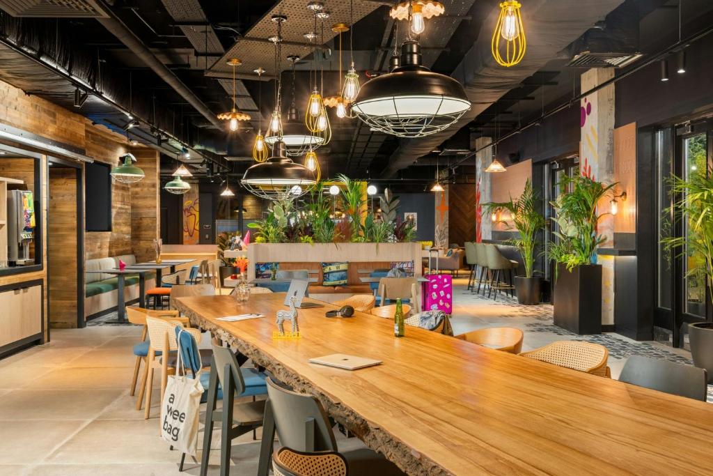 Moxy Belfast City