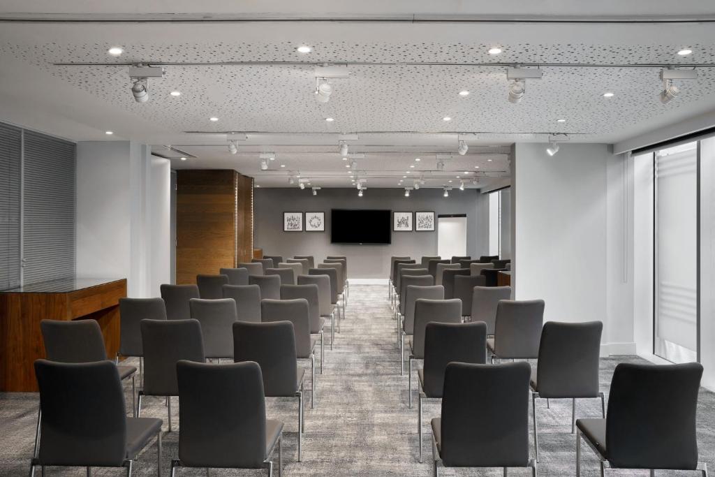 Aloft by Marriott London Excel