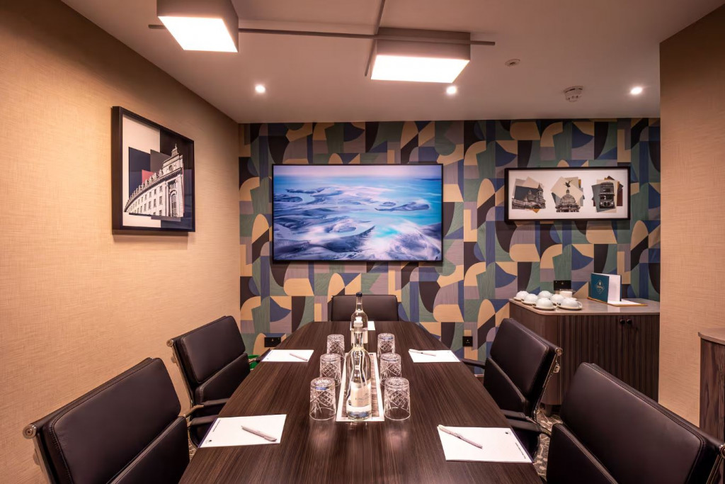 DoubleTree by Hilton London Victoria