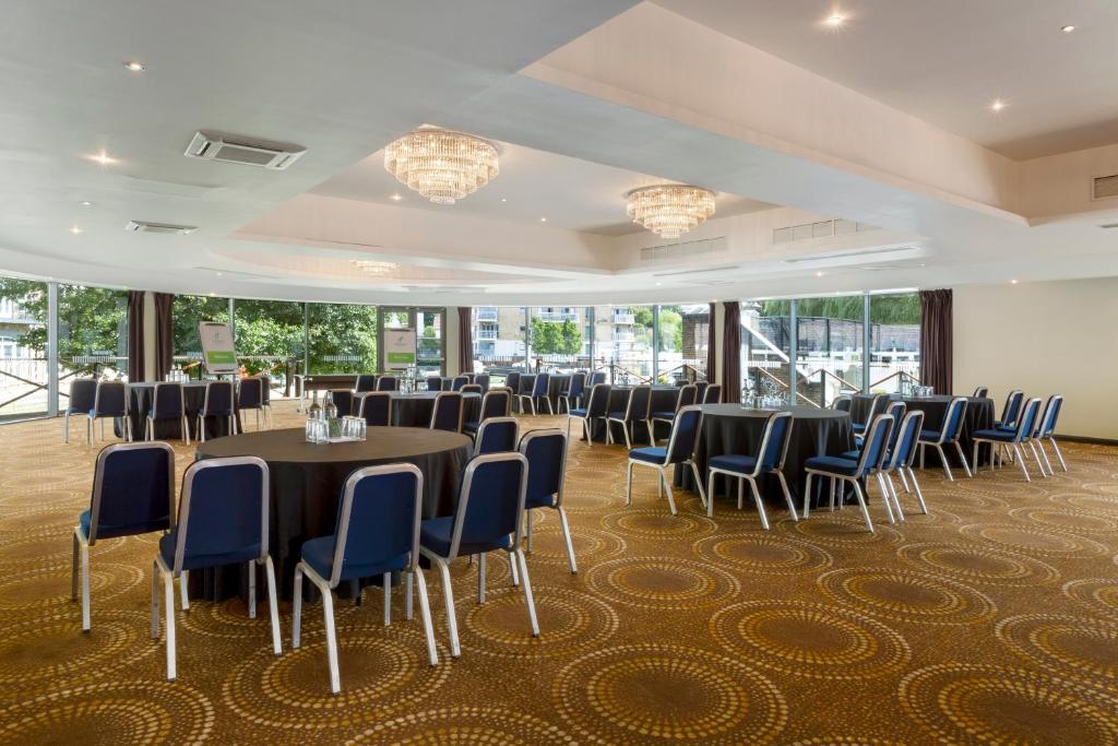 Holiday Inn London Brentford Lock