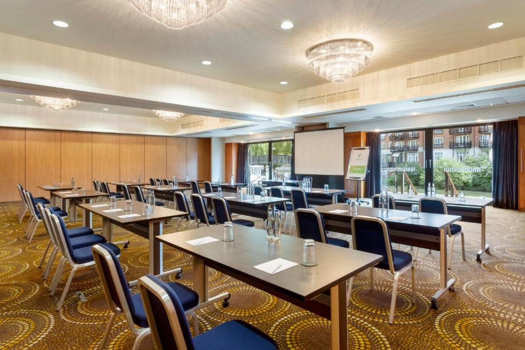 Holiday Inn London Brentford Lock