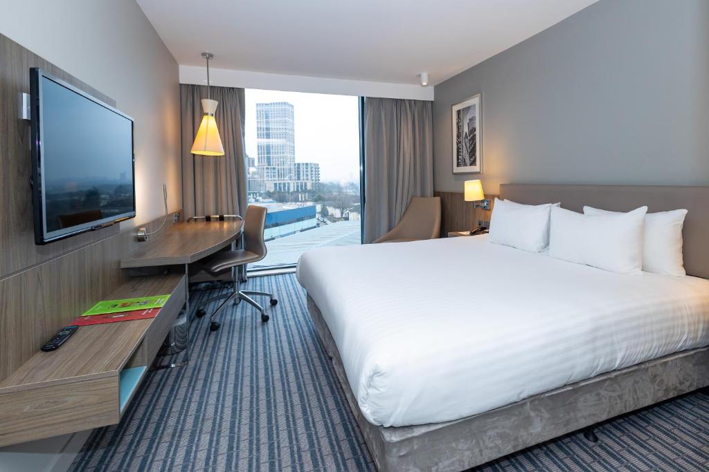 Holiday Inn London West