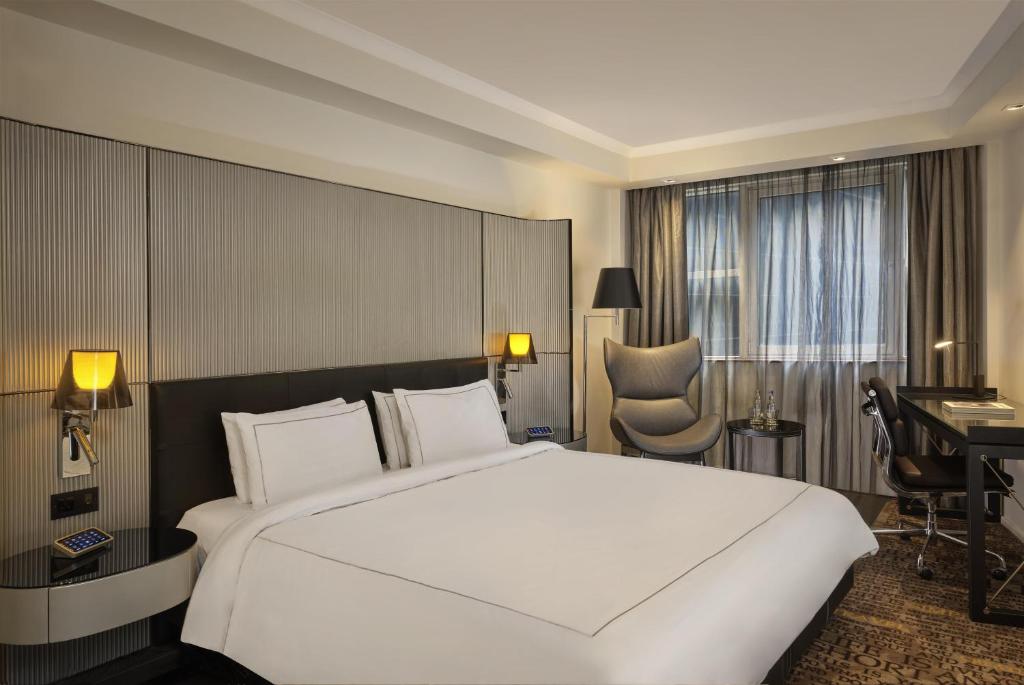 Park Plaza Victoria London