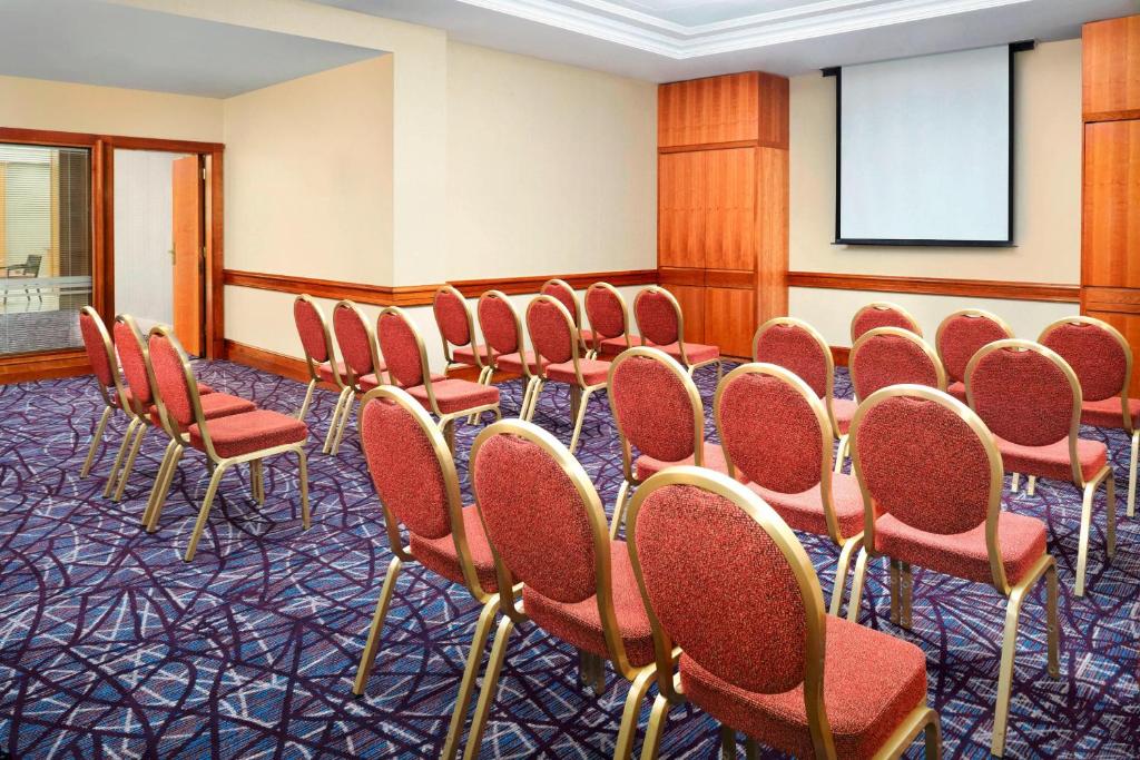 Sheraton Skyline Hotel London Heathrow